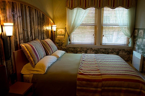Vue d'ensemble de la chambre La Champêtre de l'Auberge du Chemin Faisant