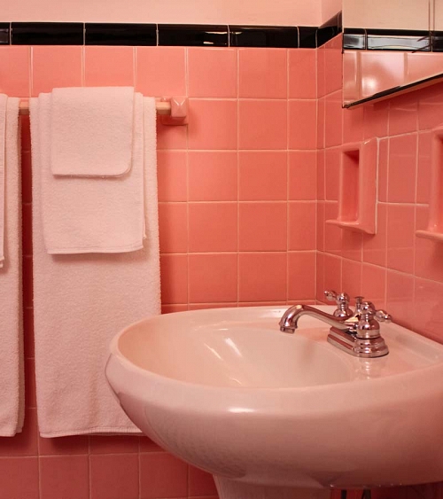 Lavabo de la chambre La Maîtresse de l'Auberge du Chemin Faisant