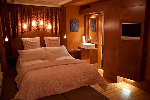 Vue d'ensemble de la chambre La Romantique de l'Auberge du Chemin Faisant